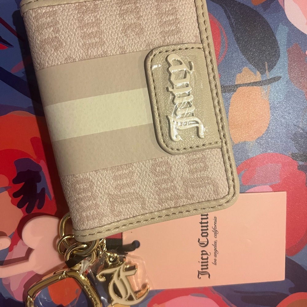 Juicy Couture Cream and Beige Key Holder